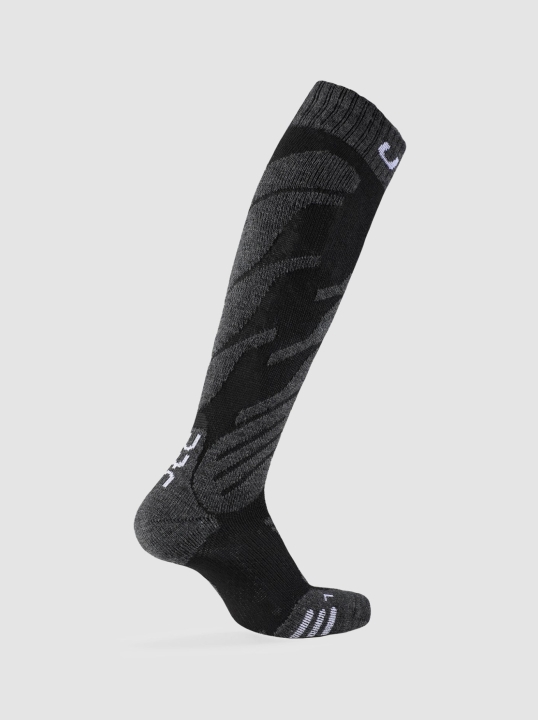 Czarne skarpety narciarskie UYN Junior Ski Socks z technologią Preshock Shield, widoczne z wewnętrzej.