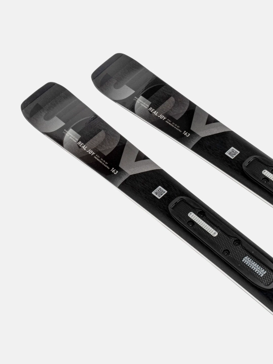 Detal wiązania Head JOY 9 GW SLR na płycie Better Balance, czarny kolor