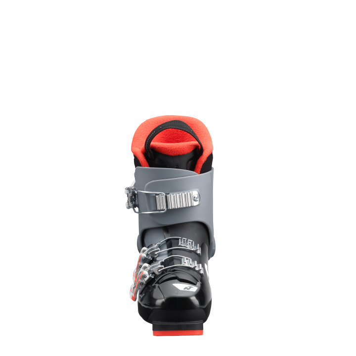 Detal: przód buta narciarskiego Nordica Speedmachine J 3, widoczny język i klamry.