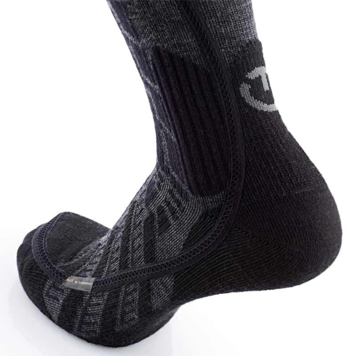 Zbliżenie na detale skarpety THERM-ic Comfort S.E.T. w obszarze pięty.