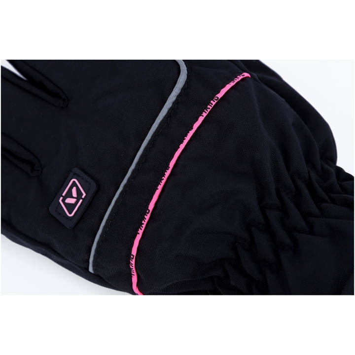 Odblaskowe lamówki w rękawicach Viking Kevin Ski Kids znacząco poprawiają bezpieczeństwo na stoku.