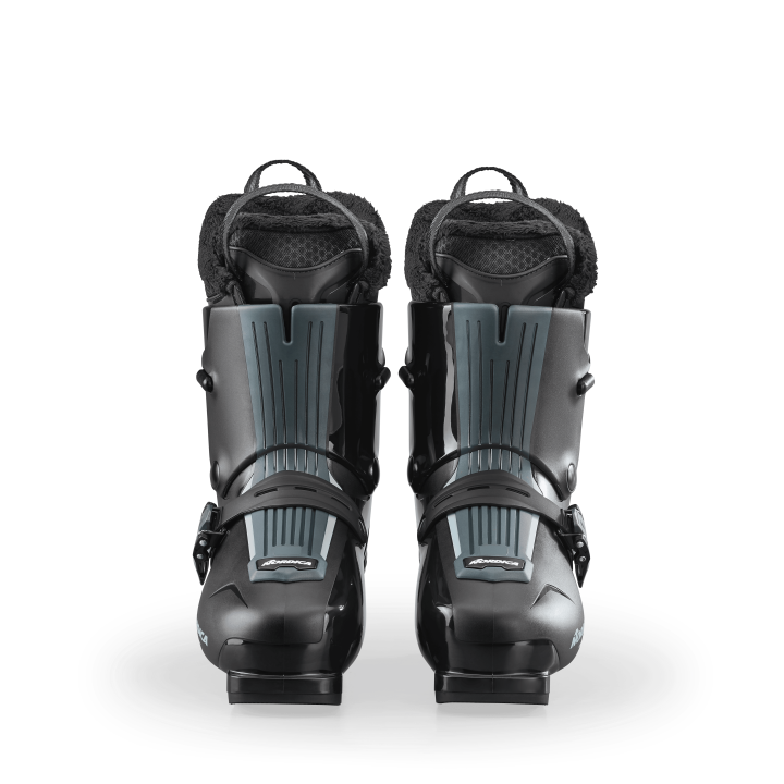 Innowacyjna klamra tylna Monolock w butach Nordica HF 85 W umożliwiająca zapinanie butów narciarskich bez użycia rąk