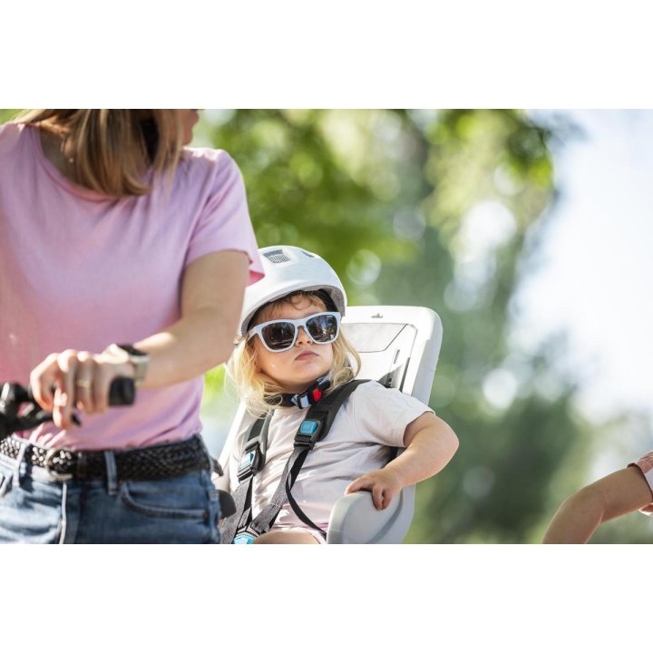 Mama z dzieckiem w kasku Alpina Ximo 2 Kubuś Puchatek