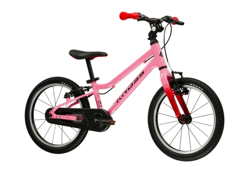 Ergonomiczny różowy rower KROSS Liftie 16 o rekordowo niskiej wadze 5,8 kg ułatwiającej naukę.