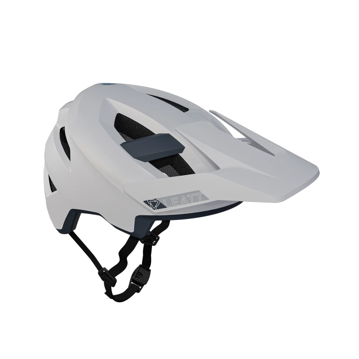 Biały kask Leatt AllMtn 3.0 – widok 3/4. Profesjonalny kask na rower górski.