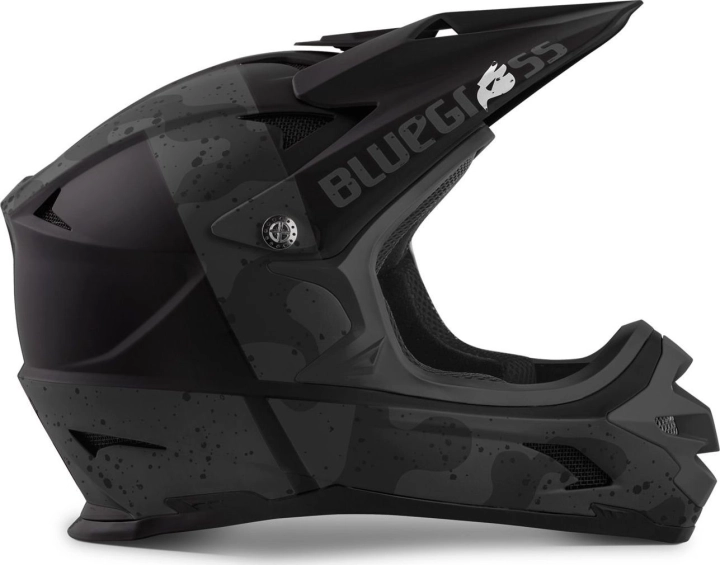 Kask fullface Bluegrass Intox Black Camo Matt - profil boczny. Lekki kask szczękowy dostępny w 42sports.pl