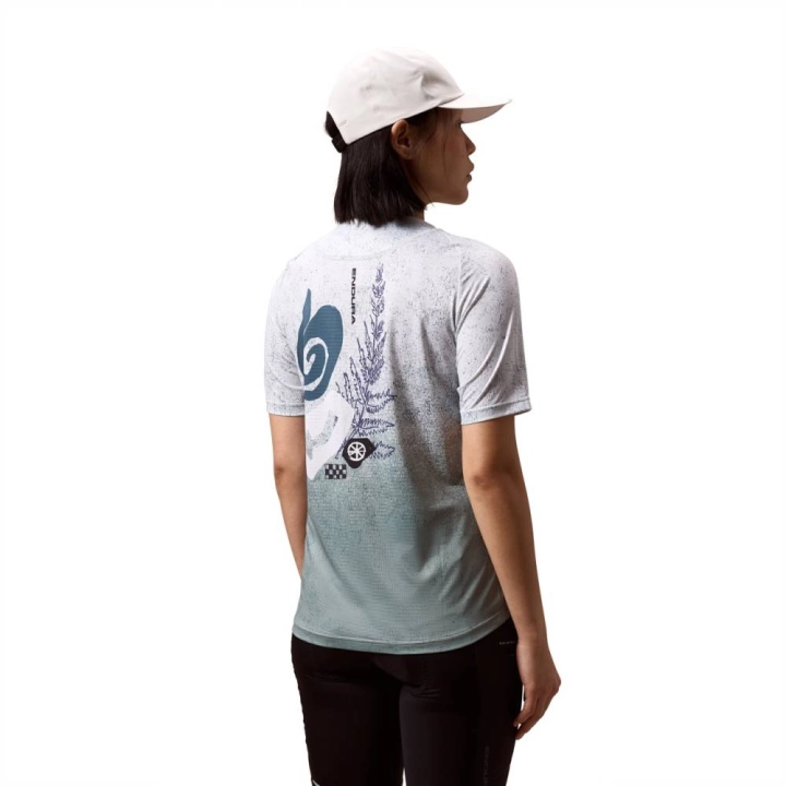 Dopasowanie damskiej koszulki Endura SingleTrack do sylwetki