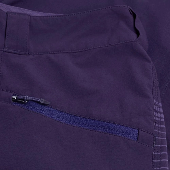 Zapinana na zamek boczna kieszeń w damskich szortach Endura MTB