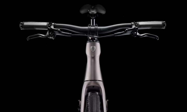 Komfortowa płaska kierownica Bontrager Satellite Plus IsoZone w modelu TREK FX Sport SL 6.