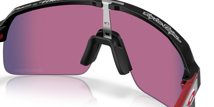 pol_pl_Oakley-Okulary-przeciwsloneczne-SUTRO-LITE-Troy-Lee-Designs-Series-Matte-Black-Prizm-Road-OO9463-B7-136249_8.png