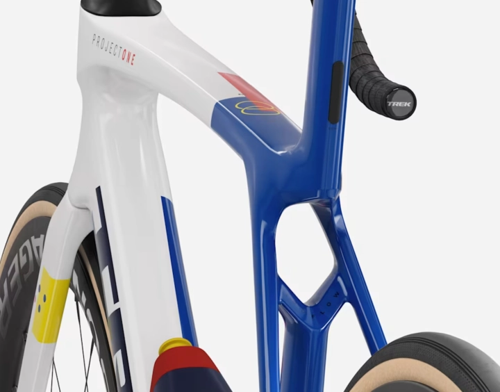 Technologia IsoFlow w ramie karbonowej roweru szosowego TREK Madone SLR 7