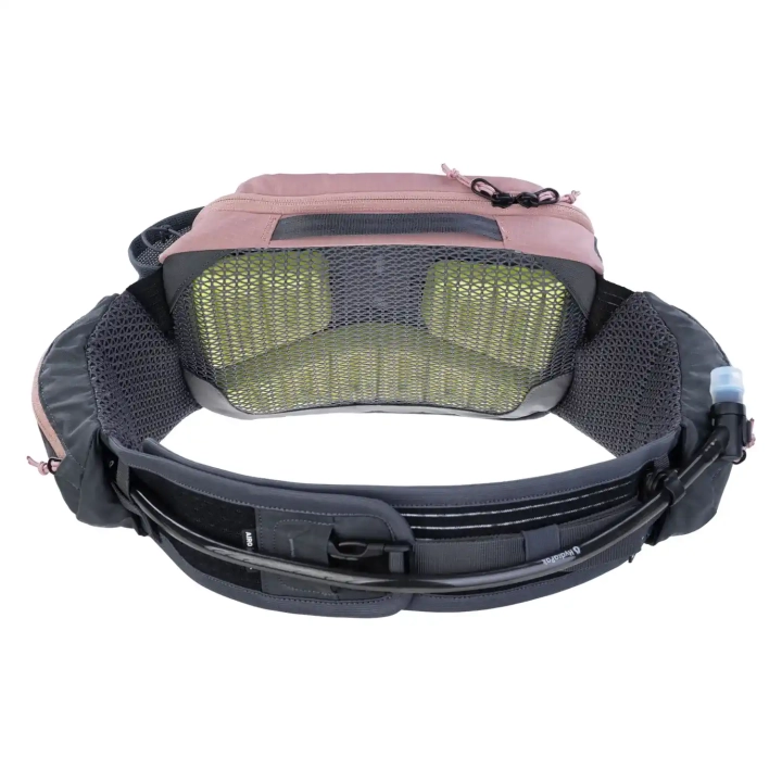 Nerka Evoc Hip Pack Pro z systemem wentylacji pleców Air Flow Contact System.