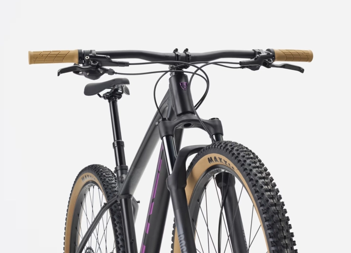 Amortyzator RockShox Judy Silver i przód roweru Trek Marlin 7 Gen 3