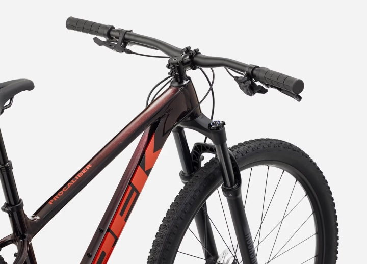 Kokpit kierownica i górna rura ramy roweru TREK Procaliber 6