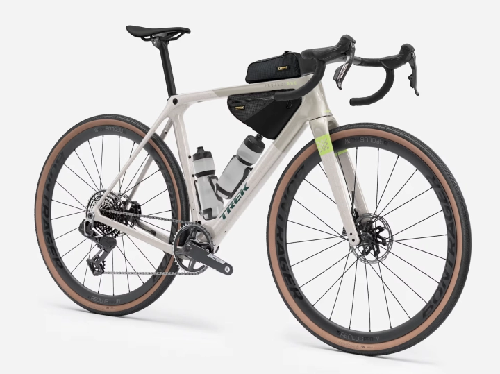 Trek Checkmate SLR 7 AXS z akcesoriami sprzedawanymi osobno